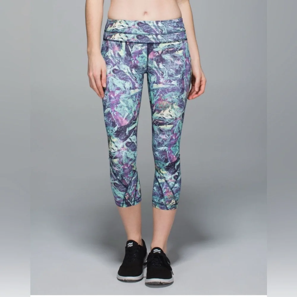 Lululemon Inspire‎ Crop Leggings II *All Full-On Luxtreme in Iridescent Multi